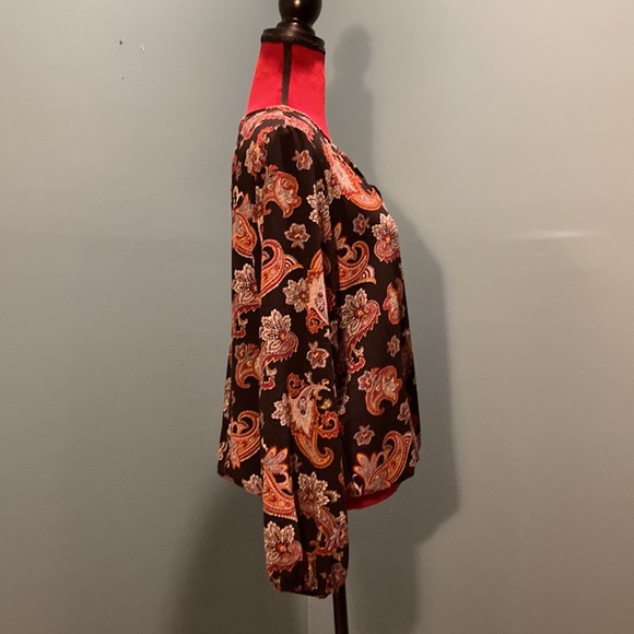 Beautiful Black and Red Print Top Size Medium - Picture 3 of 10